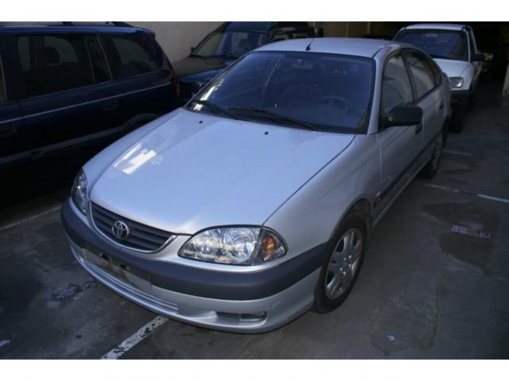 Toyota Avensis 2001 0