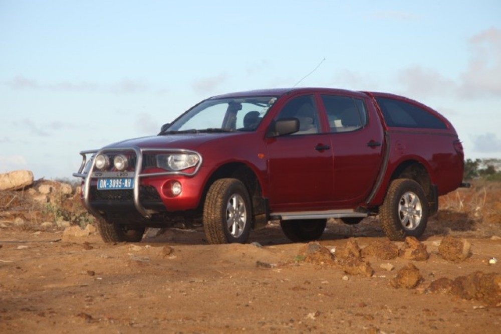 Mitsubishi L200 2011 0
