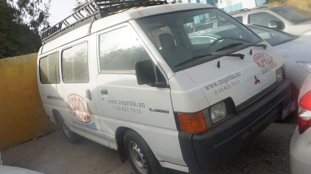 Mitsubishi L300-mini-bus 2011 0