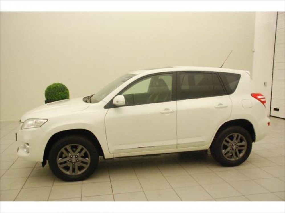 Toyota RAV4 2011 0