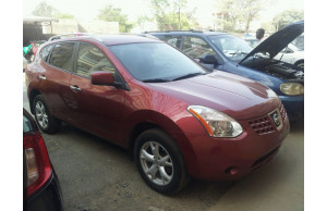 Nissan ROGUE 2010