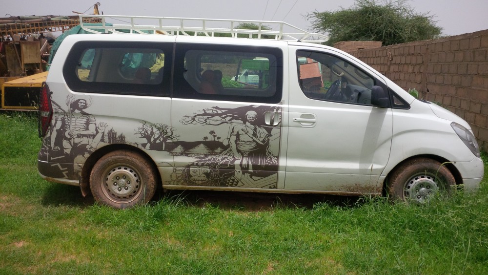 Hyundai H-1 2011 0