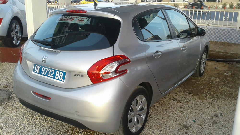 Peugeot 208 2015 0
