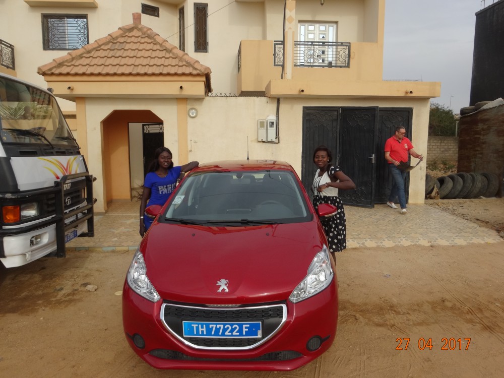 Peugeot 208-HDI 2015 0