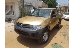 Mitsubishi L200 2015