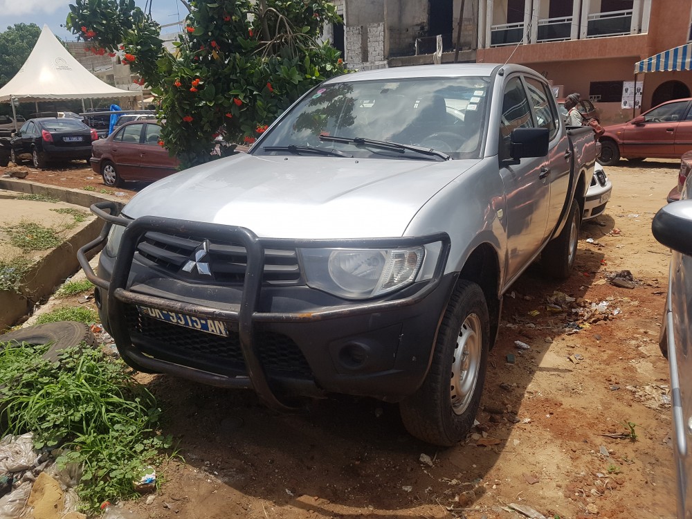 Mitsubishi L200 2010 0