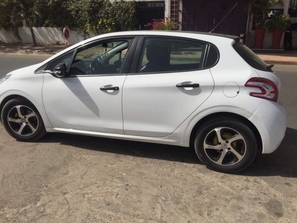 Peugeot 208 2014 0