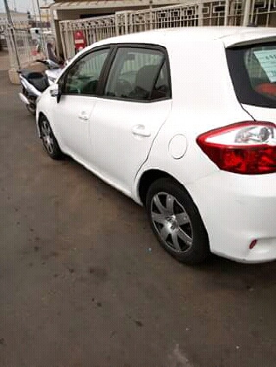 Toyota Auris 2011 0
