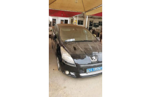 Peugeot 5008 2013