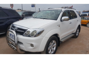 Toyota Fortuner 2010