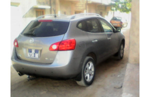 Nissan ROGUE 2010