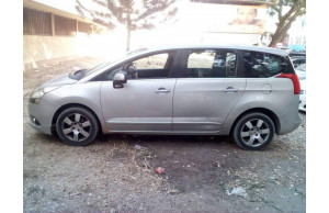 Peugeot 5008 2012