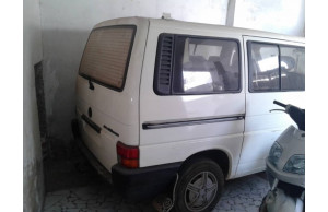 Volkswagen mini-bus 2011