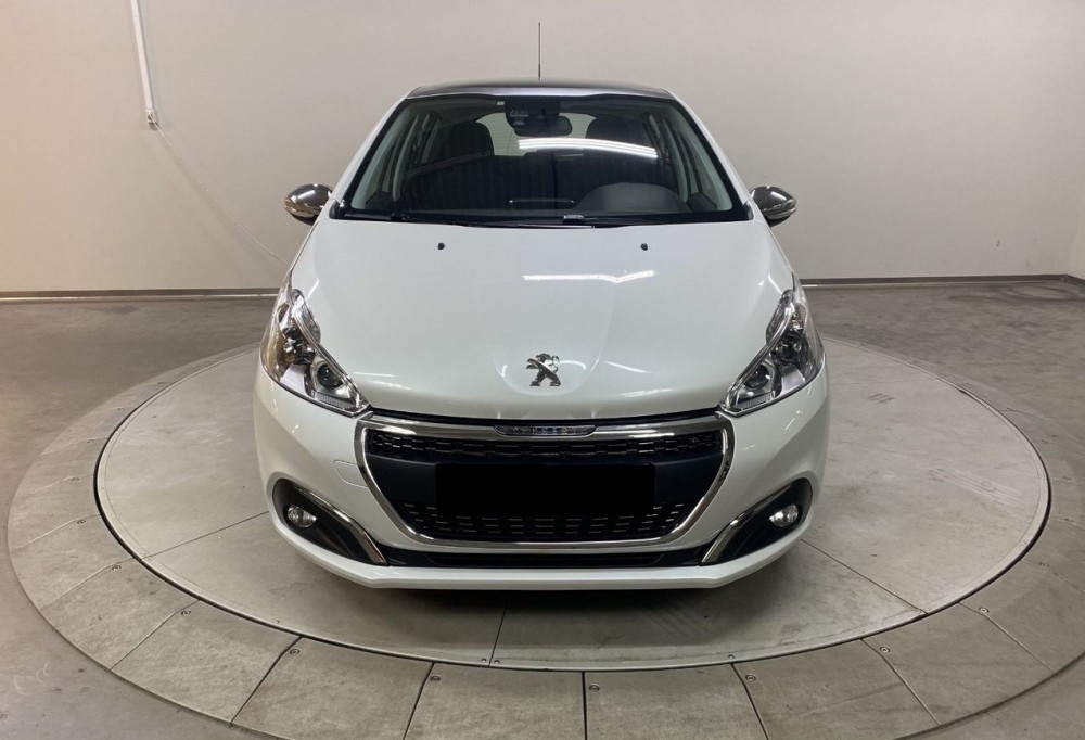 Peugeot 208-Allure-1,2-PureTech-110hk-aut 2017 0