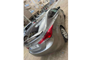 Hyundai Elantra 2012