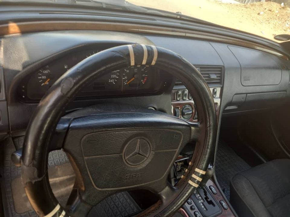 Mercedes benz 1995 2