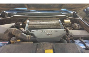 Toyota land-cruiser-v8 2010