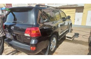 Toyota land-cruiser-v8 2010