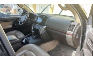 Toyota land-cruiser-v8 2010