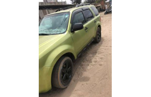 Ford ESCAPE-SE 2011