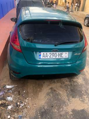 Ford Fiesta 2010 4