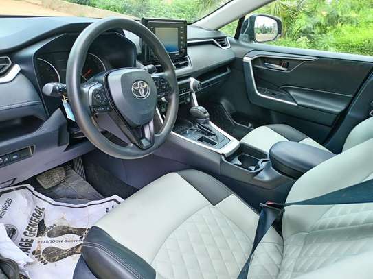 Toyota Rav 4 2021 5