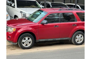 Ford ESCAPE-SE 2012