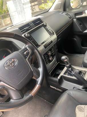 Toyota Land Cruiser 2020 1