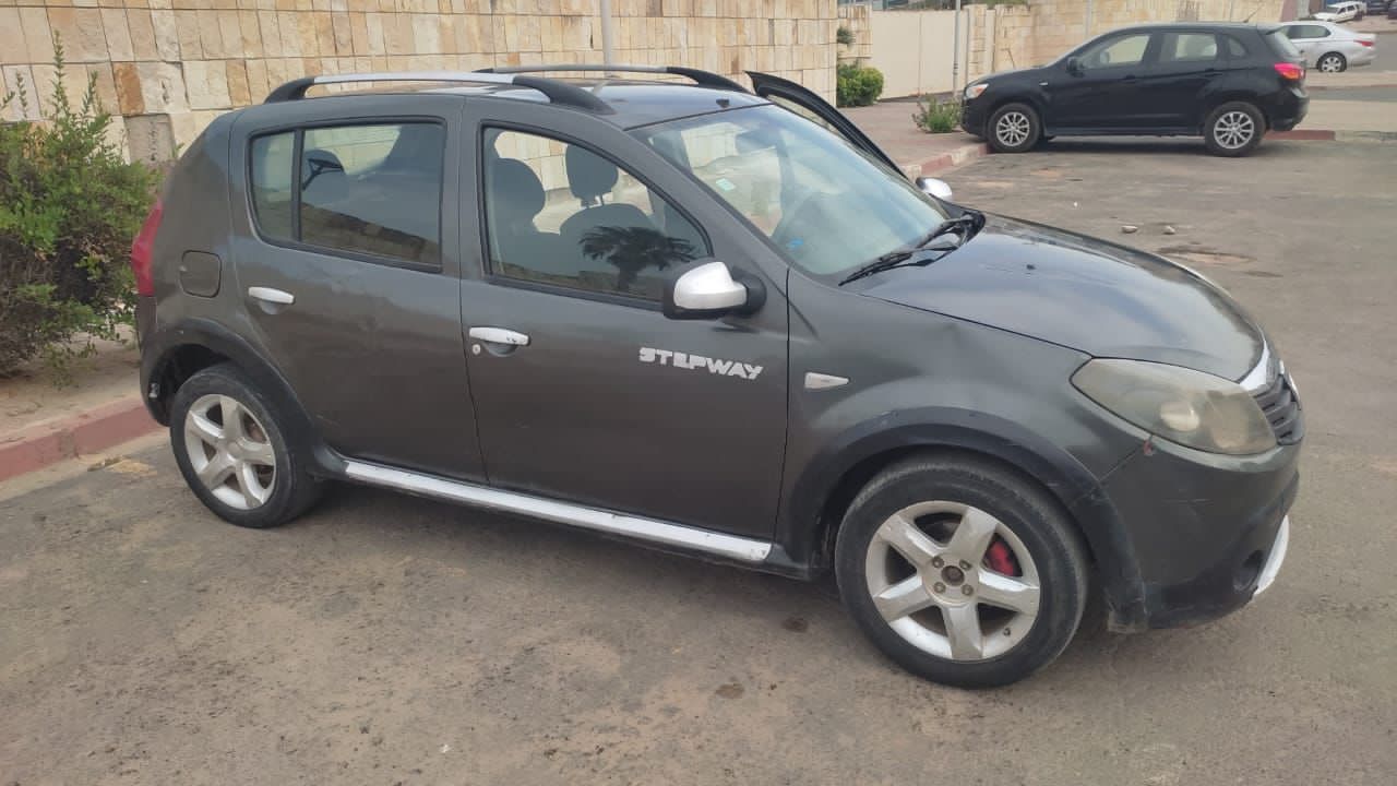Dacia Sandero 2012 0