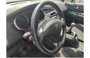 Peugeot 5008 2015