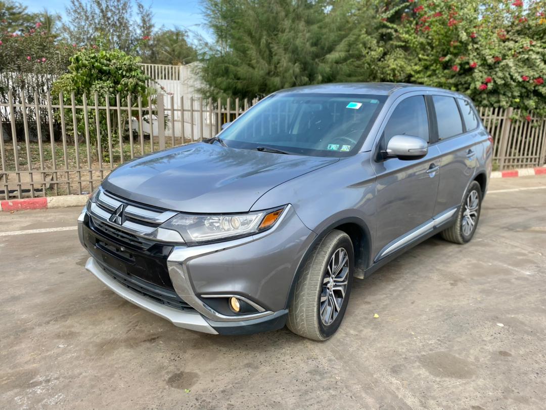 Mitsubishi Outlander 2017 1