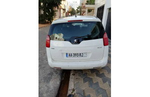 Peugeot 5008 2016