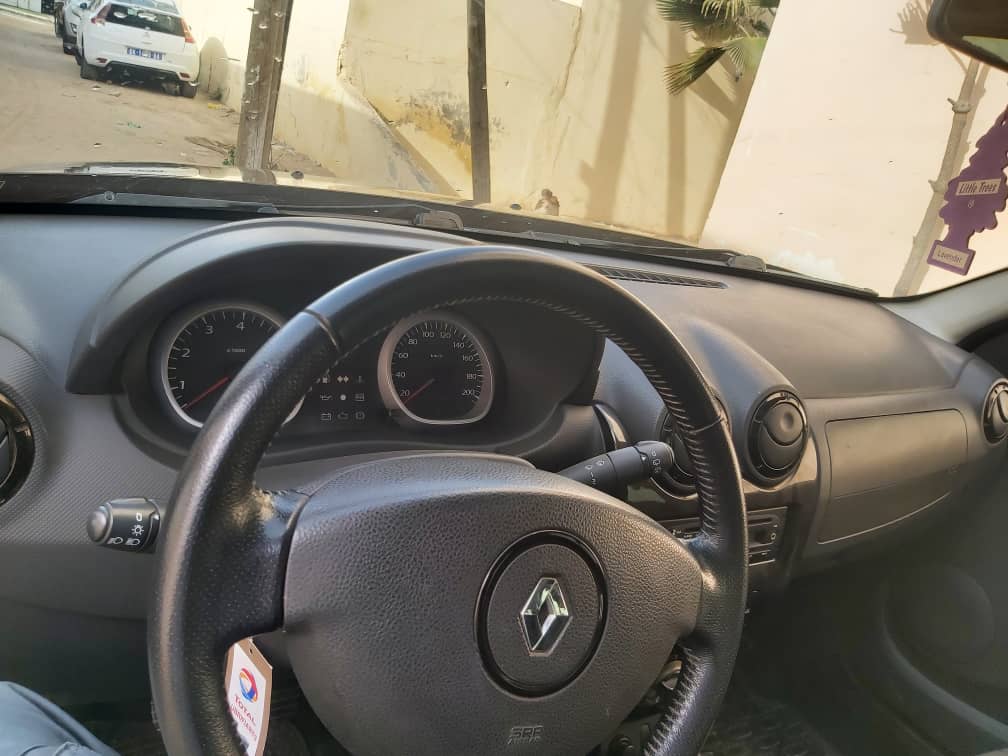 Renault Dusteur 2011 1