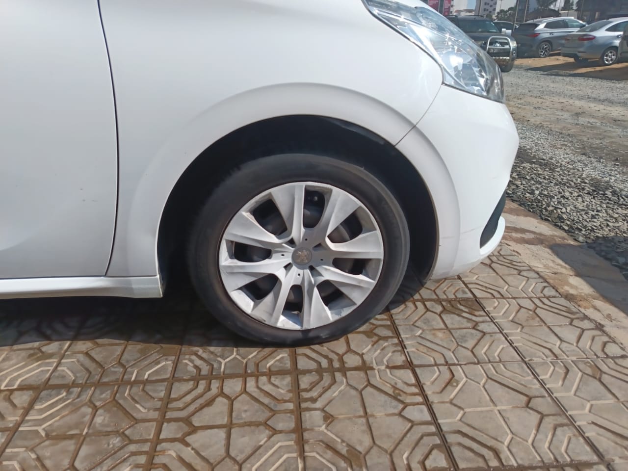 Peugeot 208 2019 6