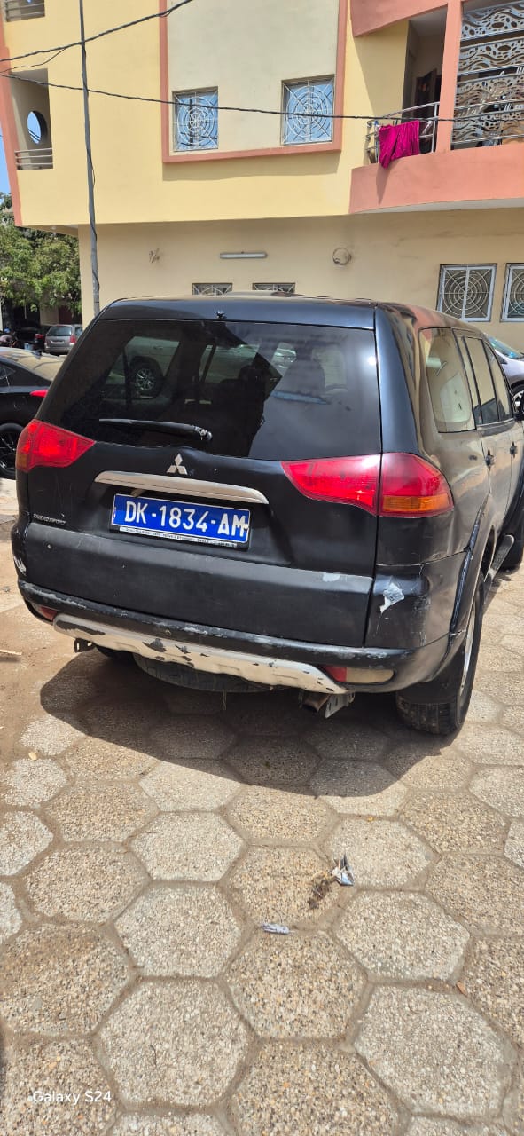 Mitsubishi pajero-sport 2009 2