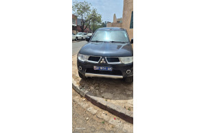 Mitsubishi pajero-sport 2009
