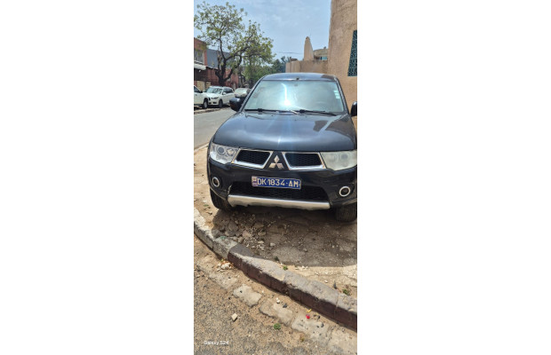 Mitsubishi pajero-sport 2009