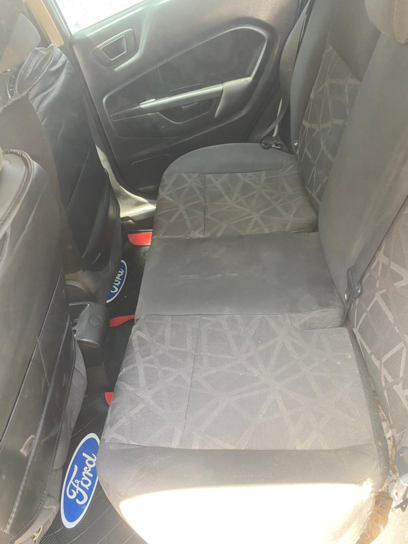 Ford Fiesta 2012 4